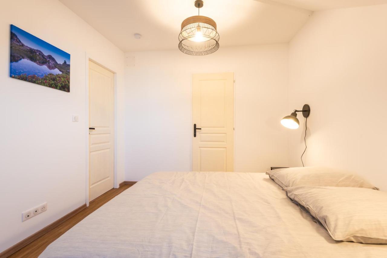 Appartement Coeur De Ville - Au Calme - Wifi - Four, Lave-Seche Linge โป ภายนอก รูปภาพ