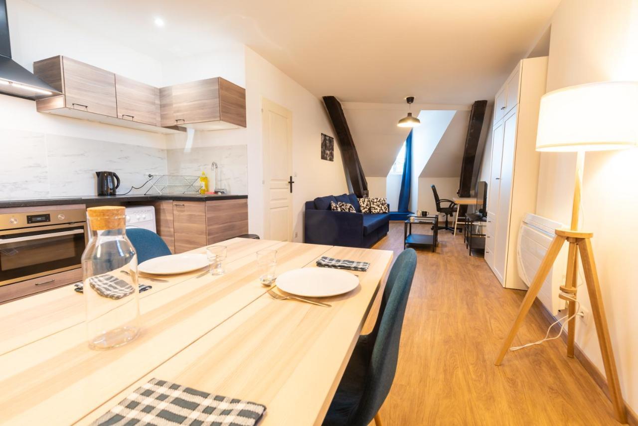 Appartement Coeur De Ville - Au Calme - Wifi - Four, Lave-Seche Linge โป ภายนอก รูปภาพ